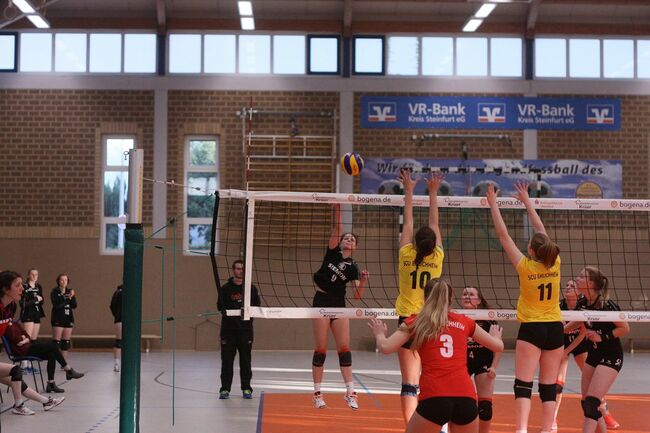 Spielszene der 1.Damen der Tebu Volleys