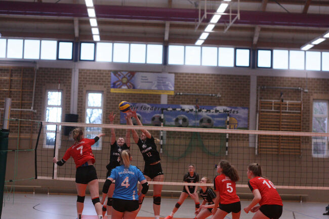 Spielszene der 1.Damen der Tebu Volleys